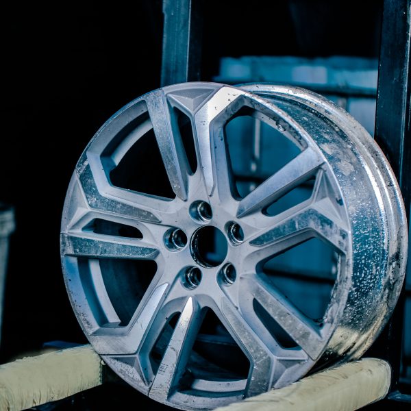 Wet alloy wheel