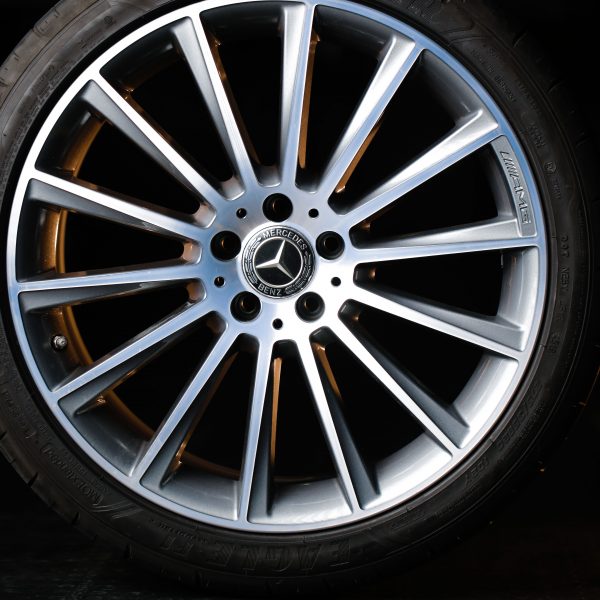 Used car tyre with alloy wheel